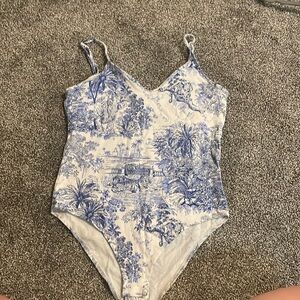 Delicate jungle animals bodysuit print